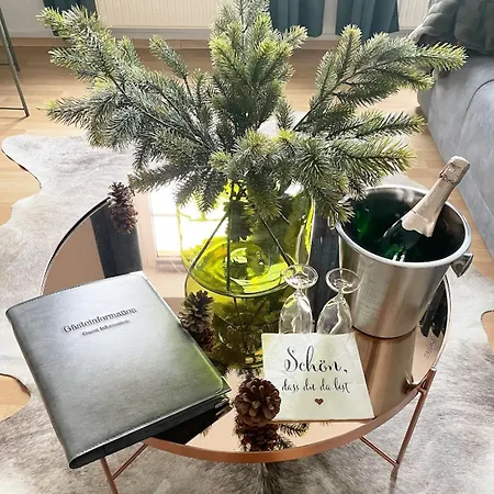 Magic Forest Design Apartment, 65 Zoll Tv, Waschtrockner, Lage, Am Markt